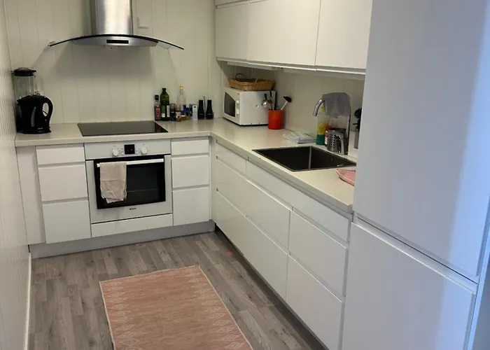 Апартаменты Rolig Og Avslappende Тромсё